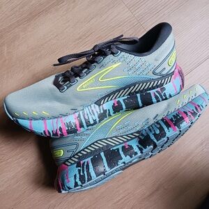 Brooks glycerine gts 20 paint drip size 5.5